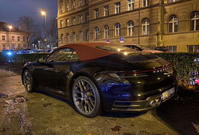 Porsche 992 Carrera 4S Cabriolet