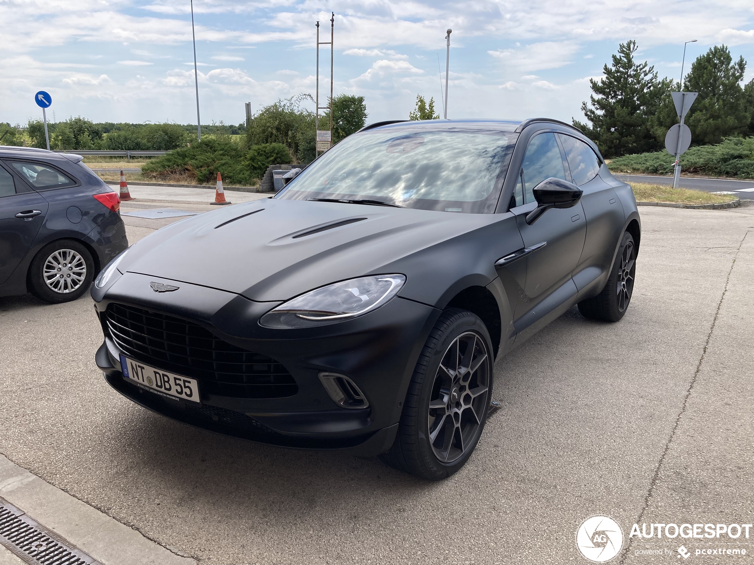 Aston Martin DBX