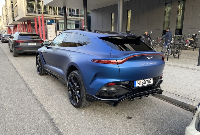 Aston Martin DBX707