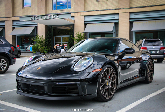 Porsche 992 Carrera 4S