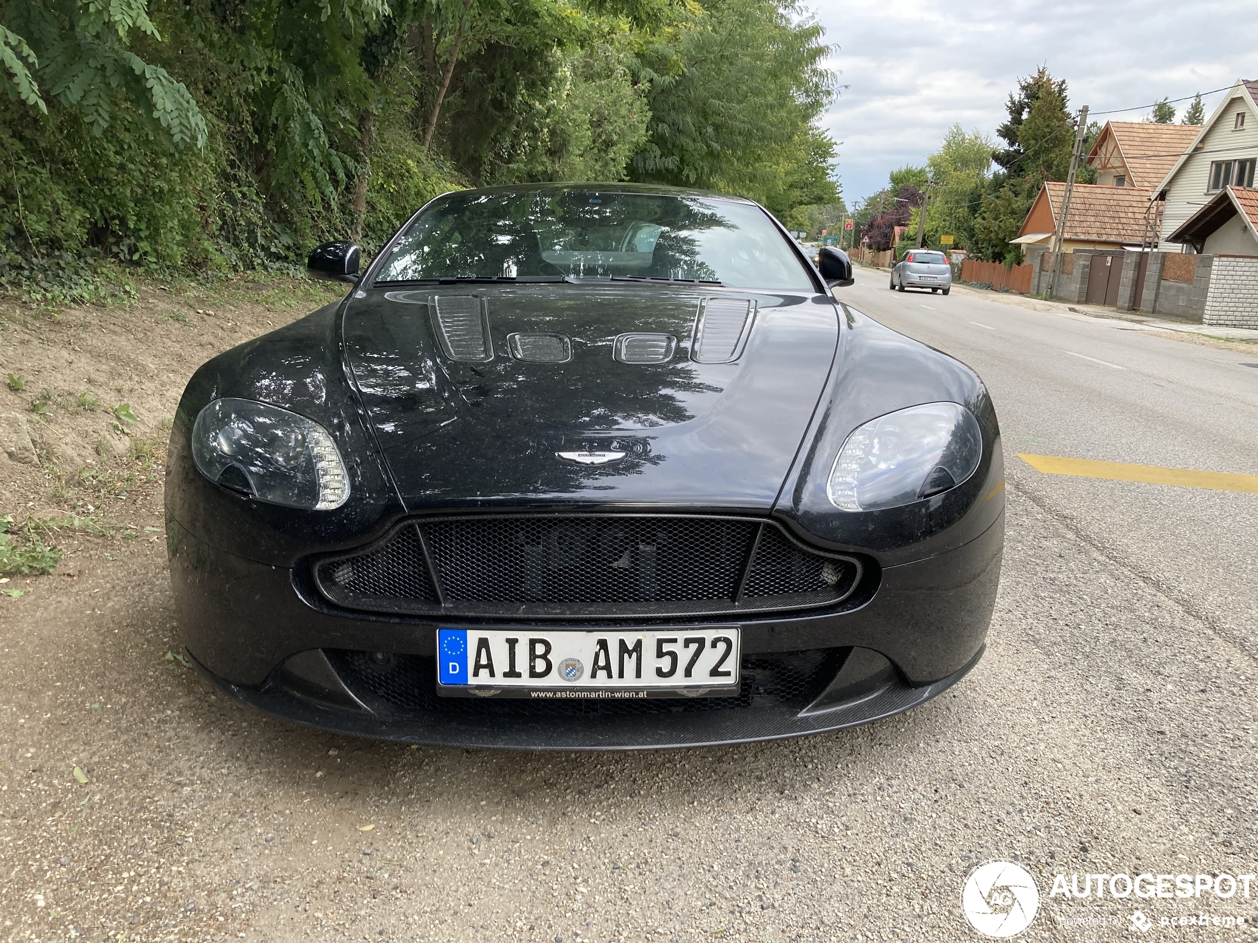 Aston Martin V12 Vantage S