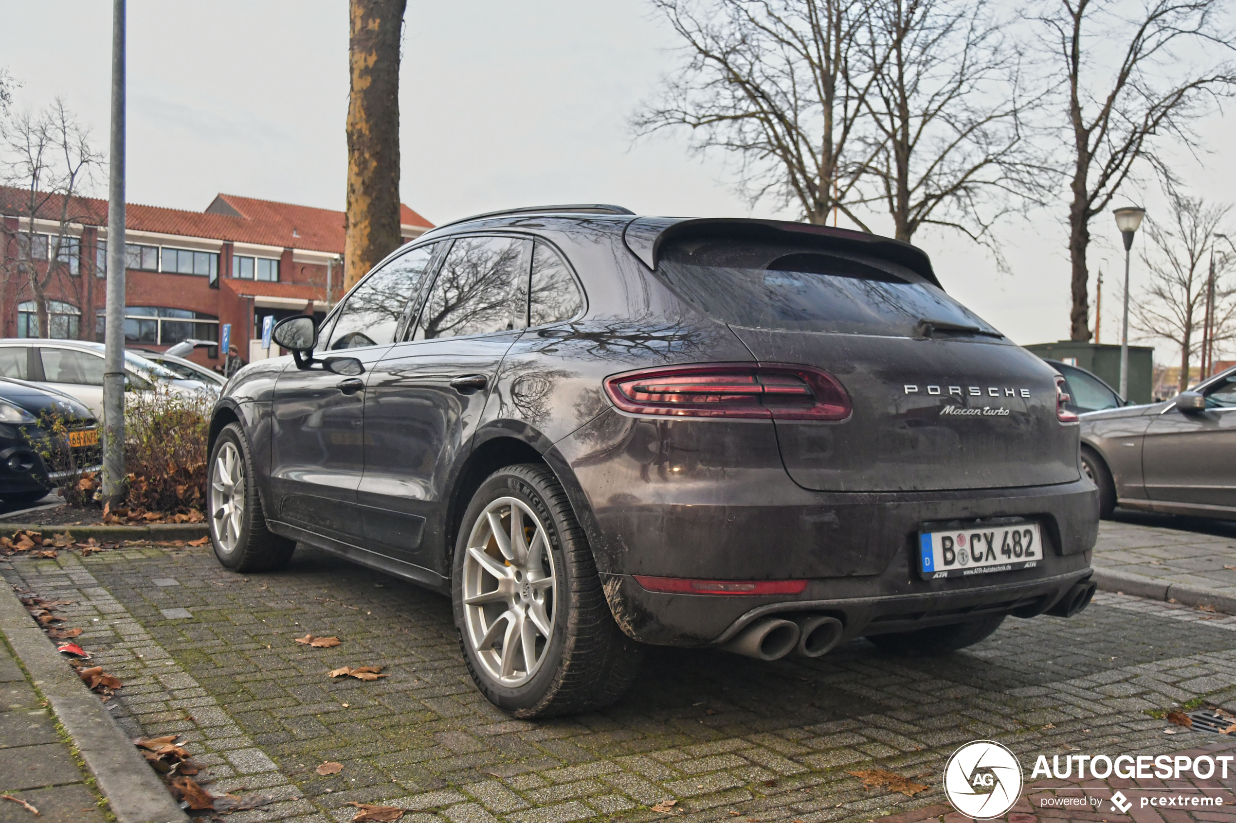 Porsche 95B Macan Turbo