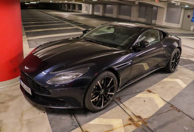 Aston Martin DB11 V8