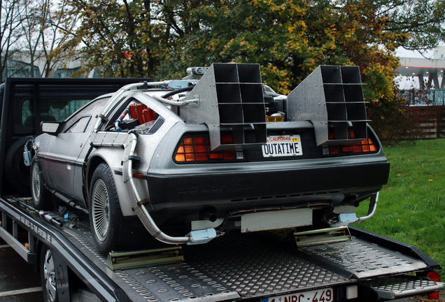 DeLorean DMC-12