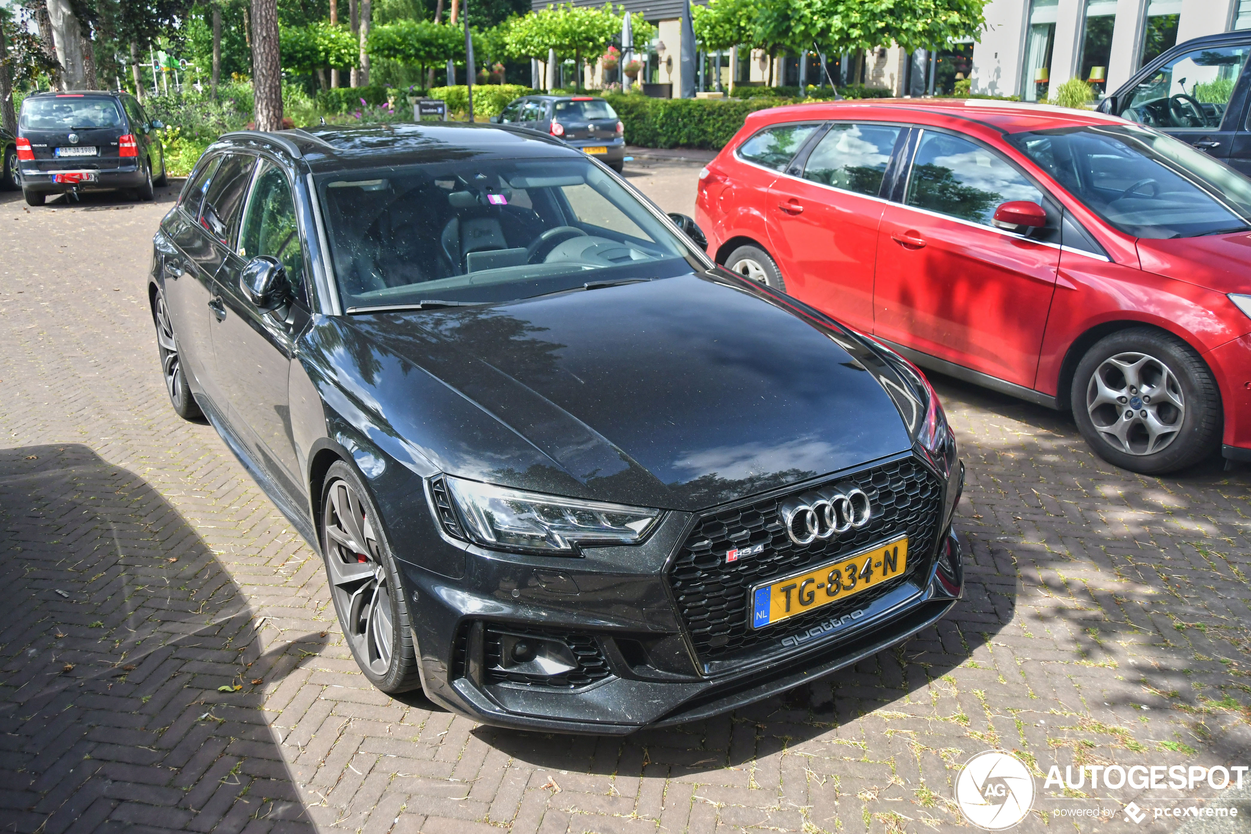 Audi RS4 Avant B9