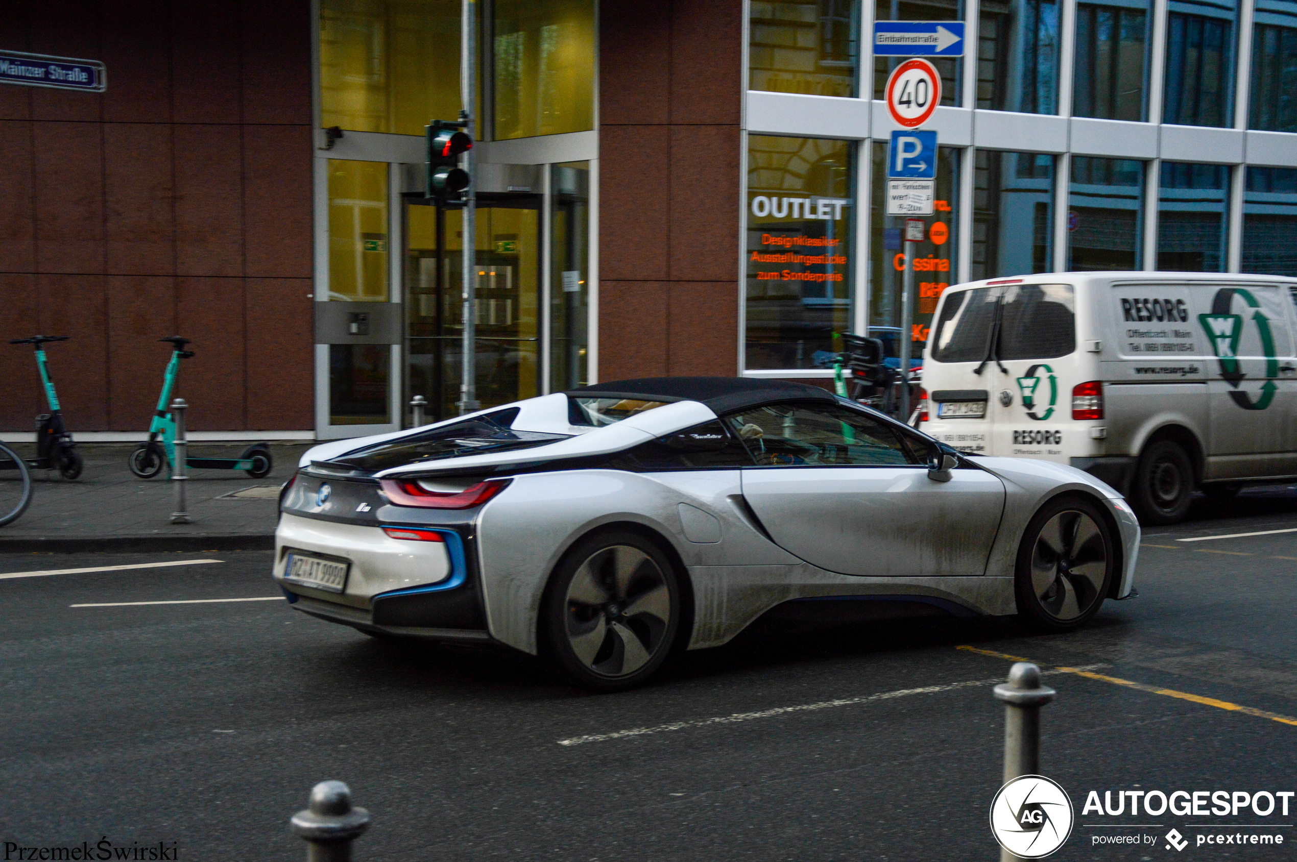 BMW i8 Roadster