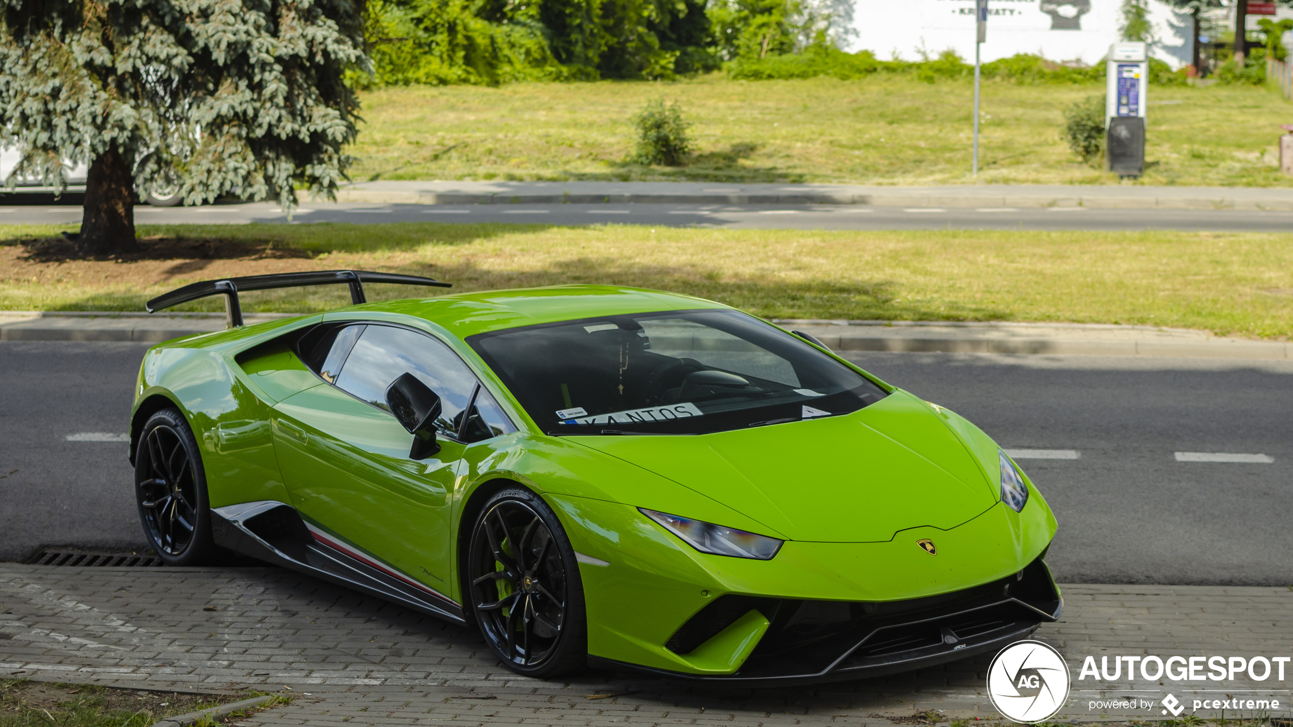 Lamborghini Huracán LP640-4 Performante