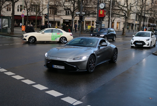 Aston Martin V8 Vantage 2018