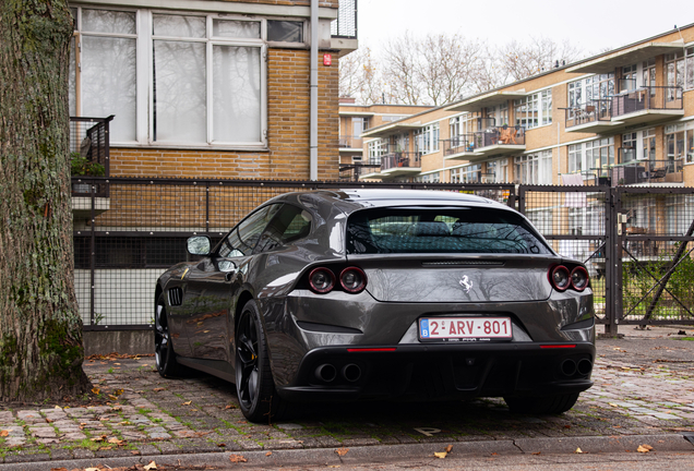 Ferrari GTC4Lusso T