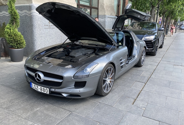 Mercedes-Benz SLS AMG