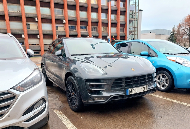 Porsche 95B Macan GTS