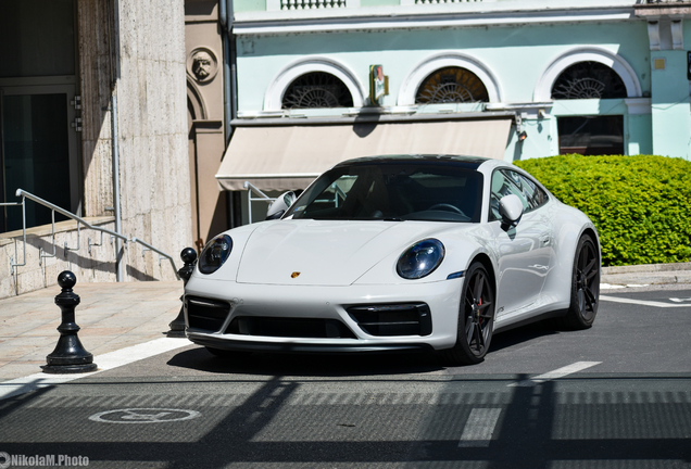 Porsche 992 Carrera 4 GTS