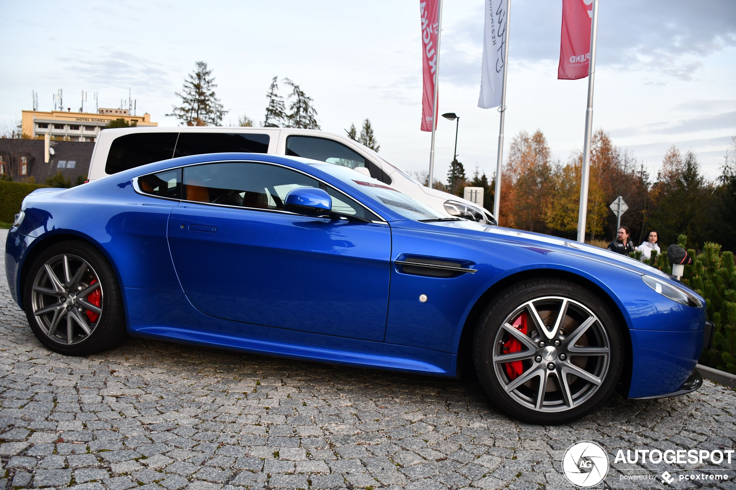 Aston Martin V8 Vantage S