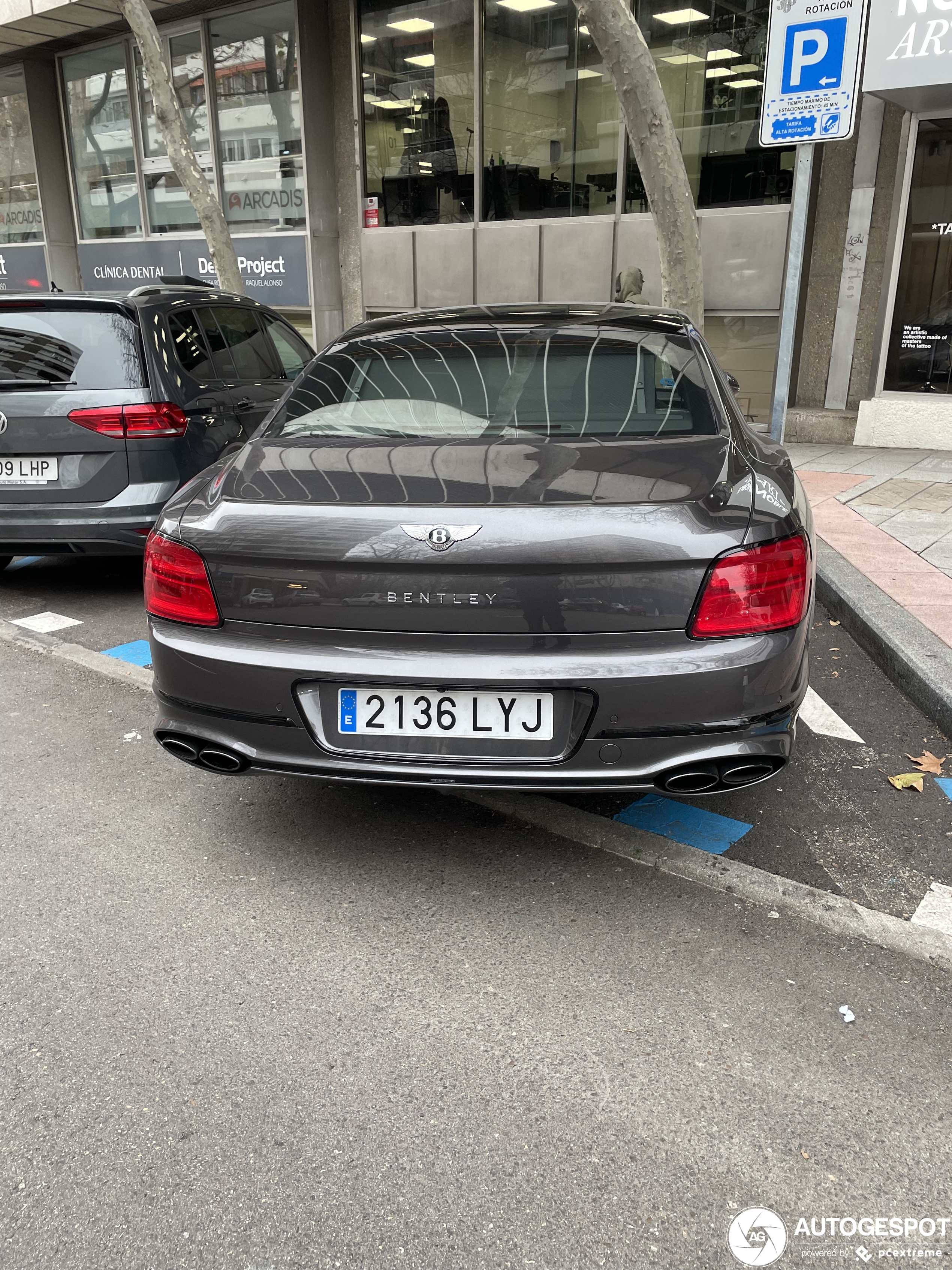 Bentley Flying Spur Hybrid