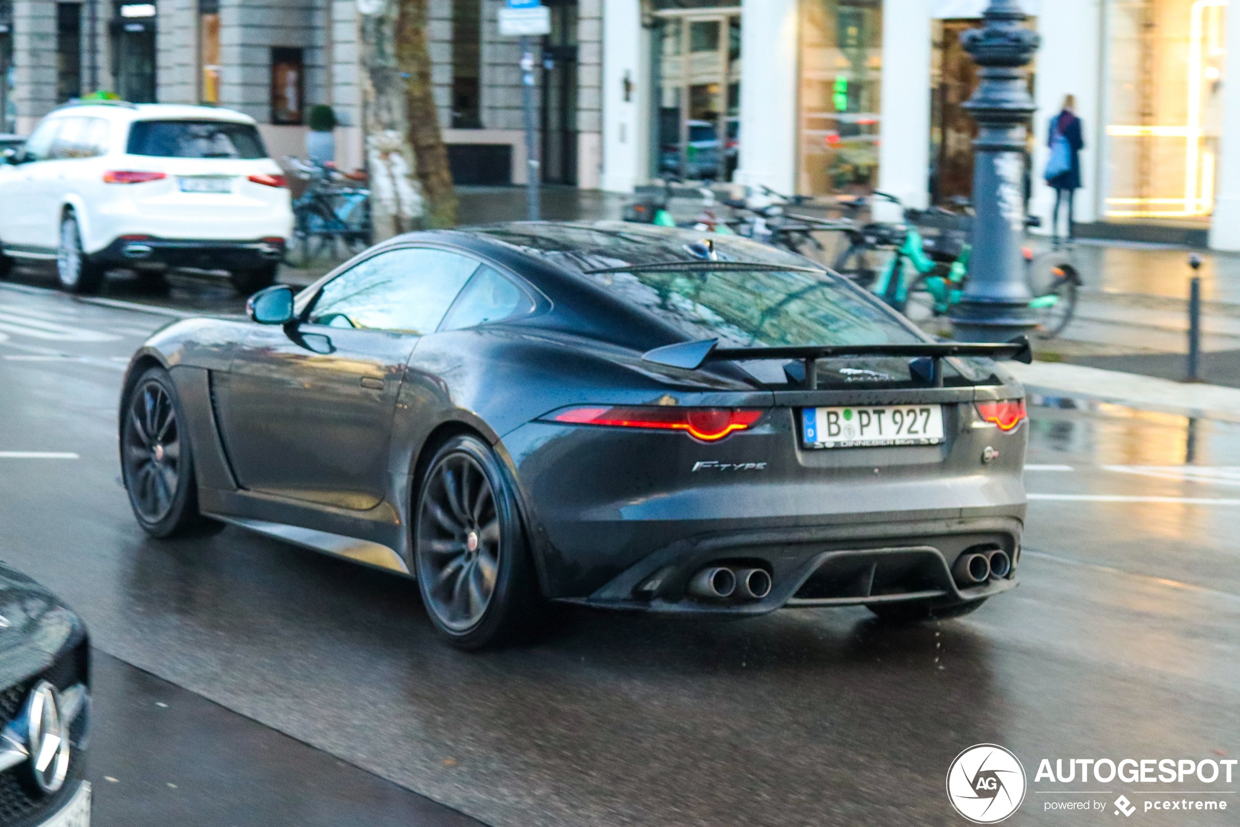 Jaguar F-TYPE SVR Coupé 2017