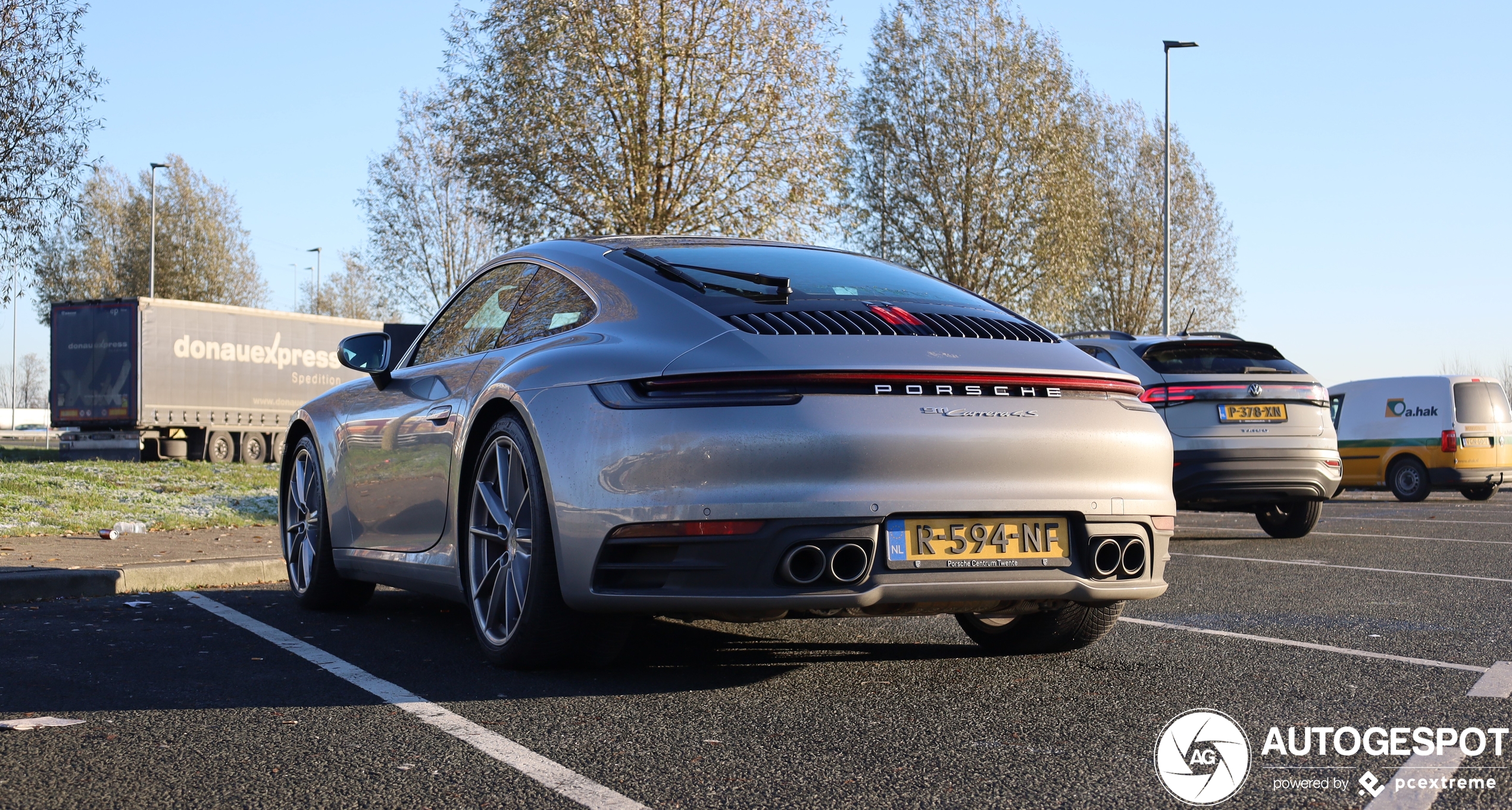 Porsche 992 Carrera 4S