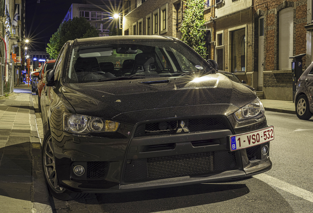 Mitsubishi Lancer Evolution X FQ-300 SST