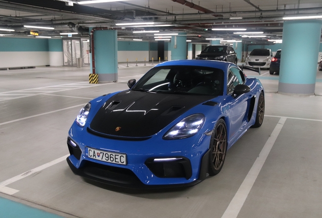 Porsche 718 Cayman GT4 RS Weissach Package