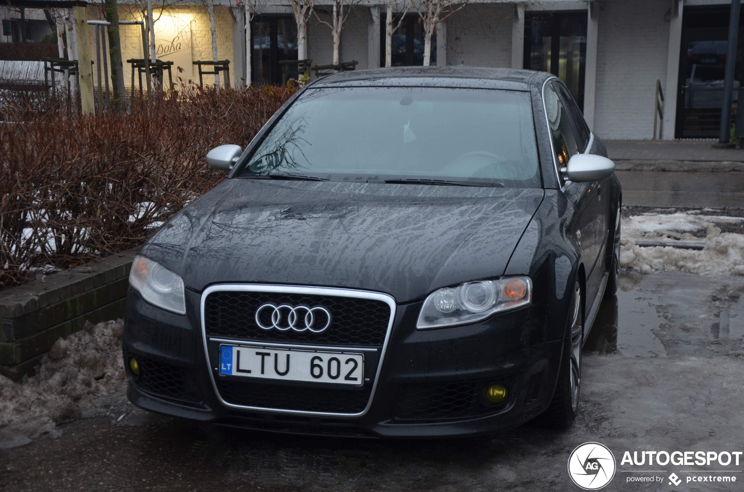 Audi RS4 Sedan