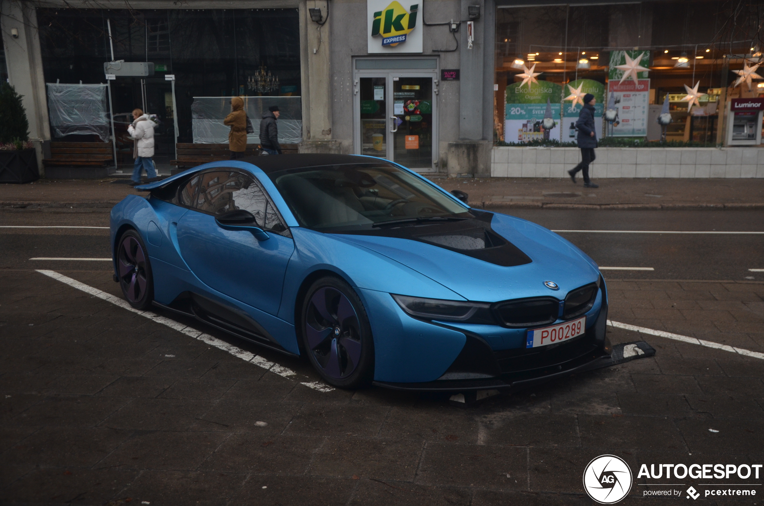 BMW i8