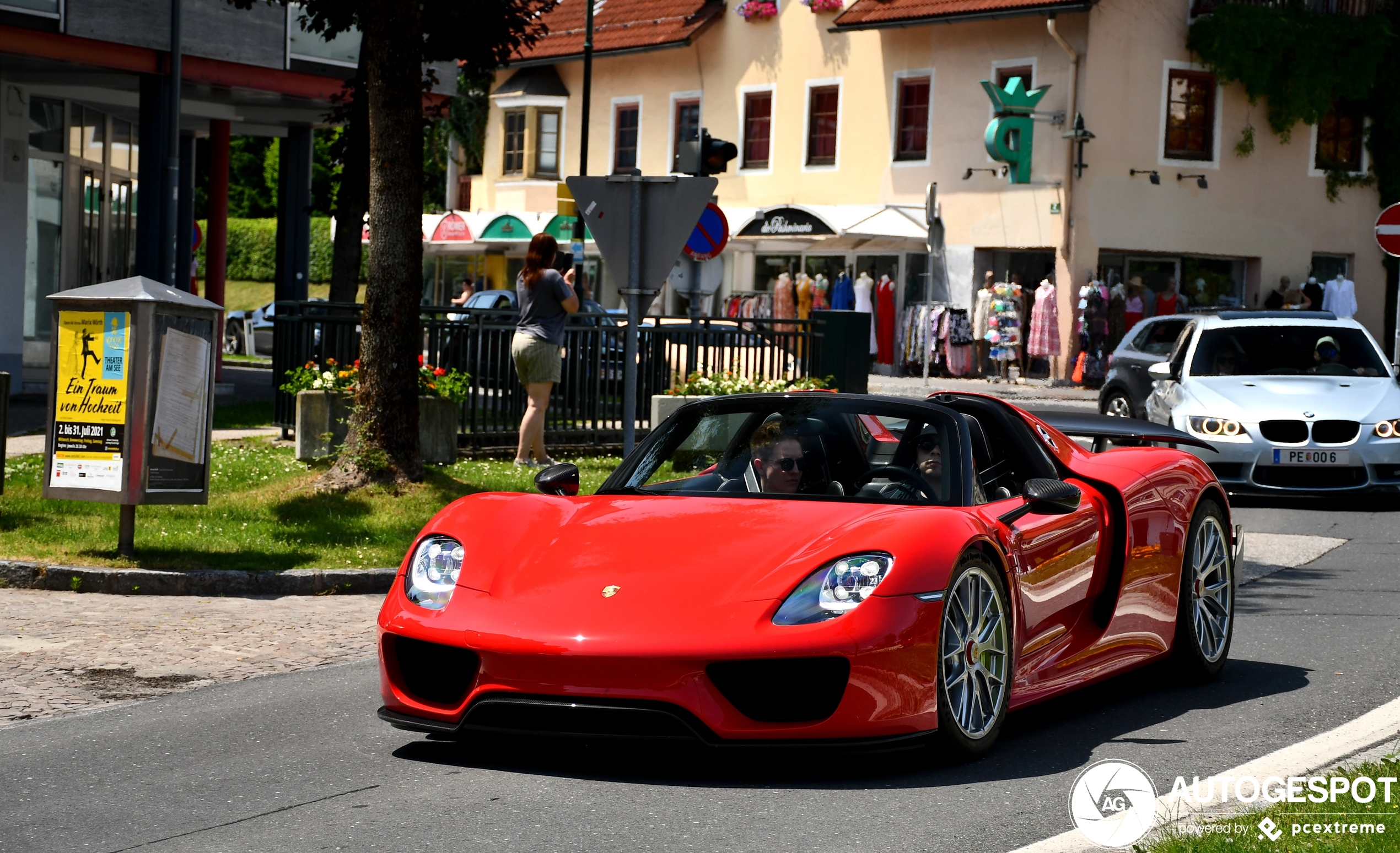 Porsche 918 Spyder Weissach Package