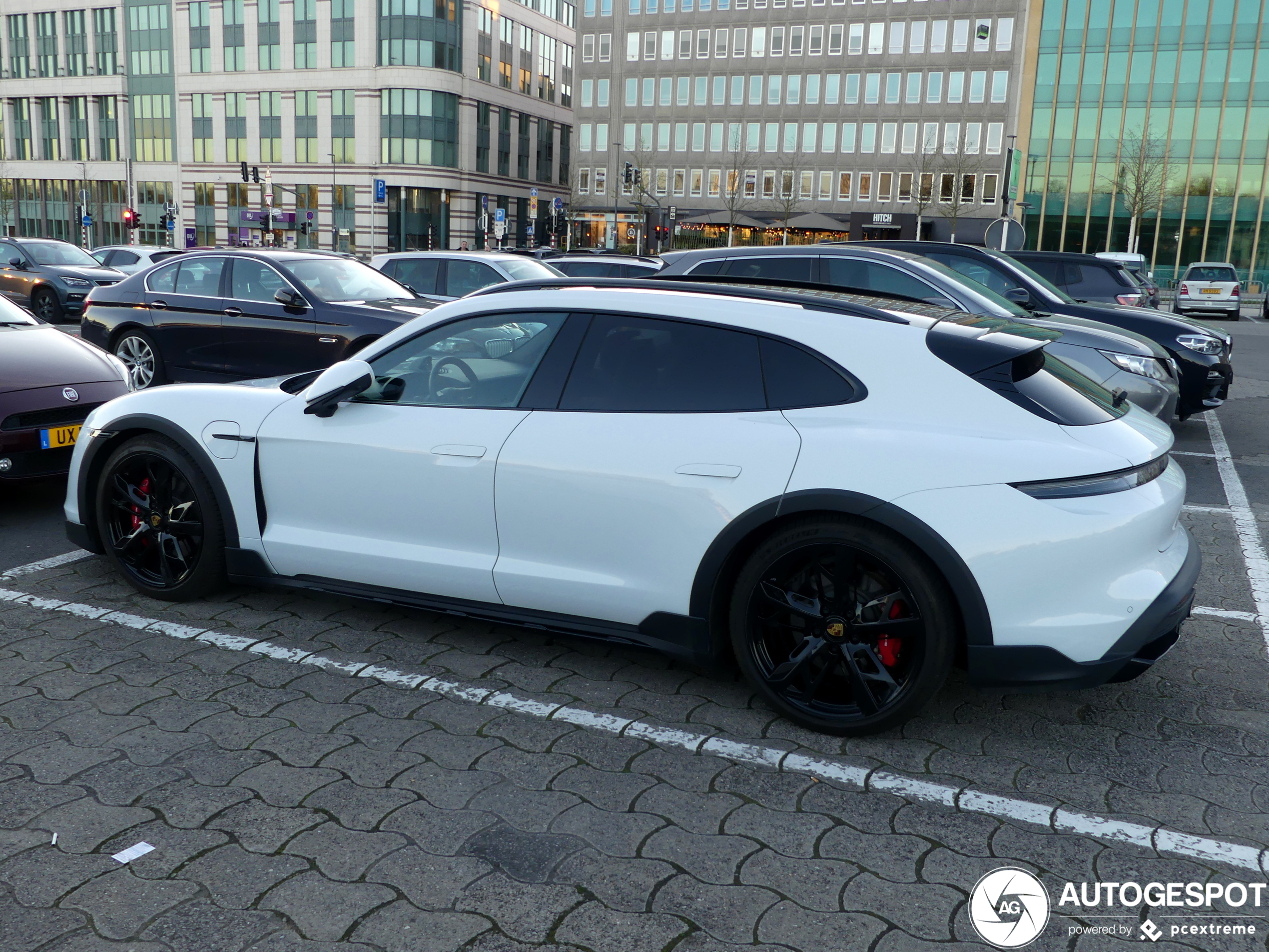 Porsche Taycan Turbo Cross Turismo