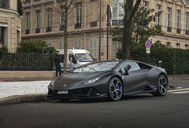 Lamborghini Huracán LP640-4 EVO