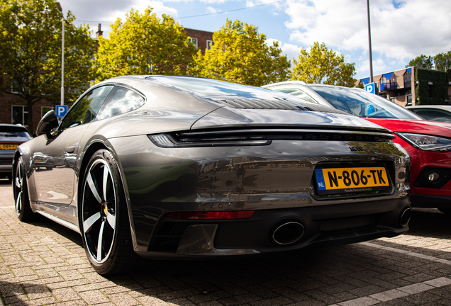 Porsche 992 Carrera 4S