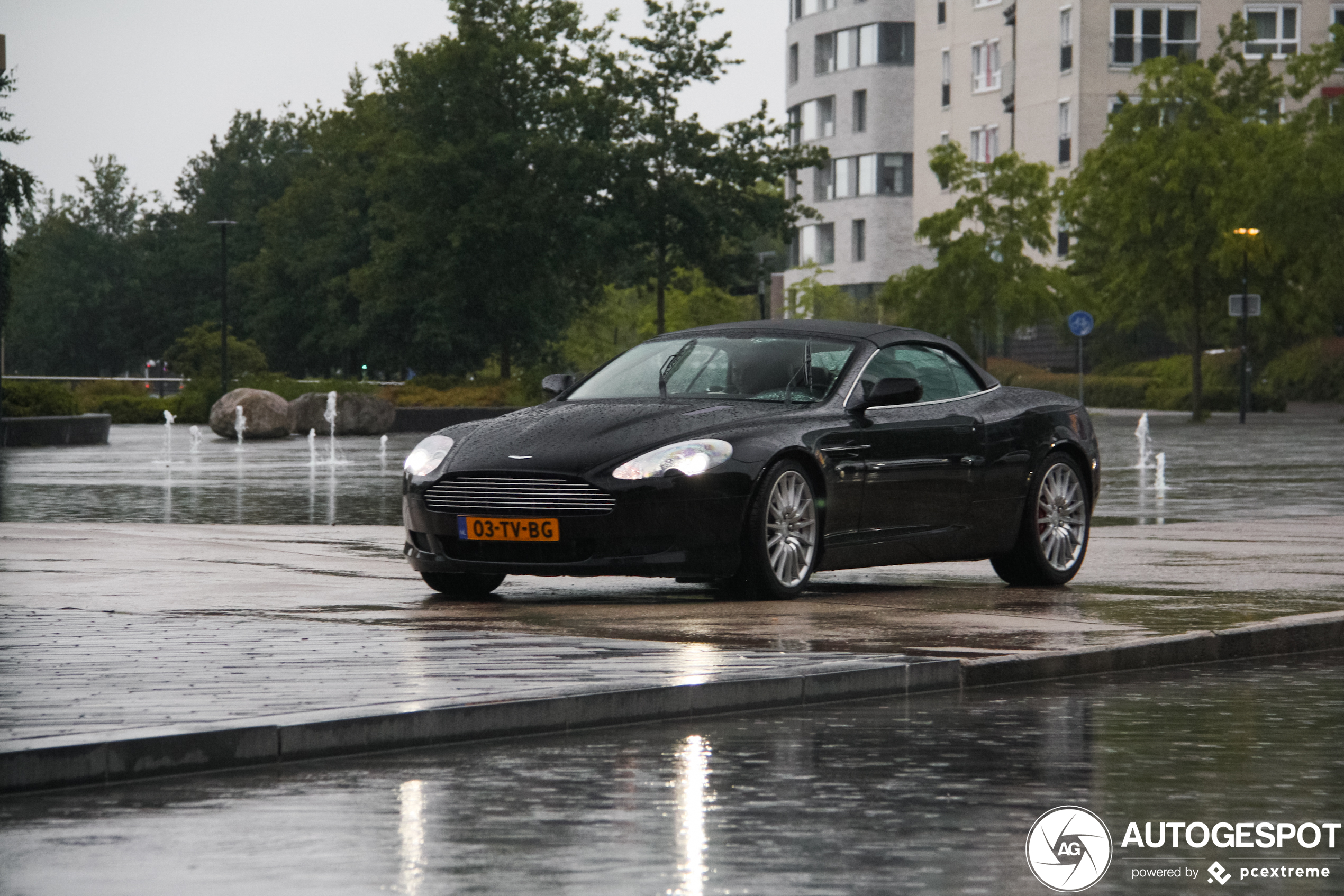 Aston Martin DB9 Volante