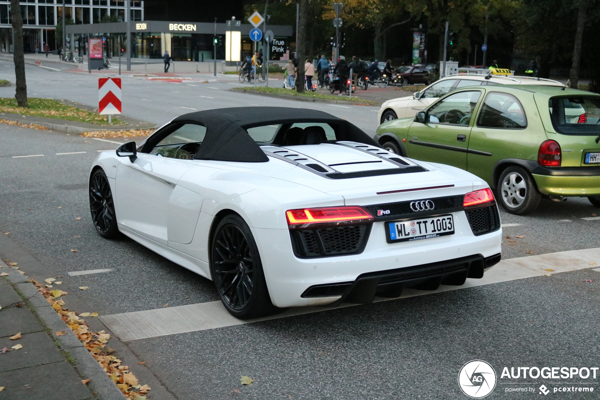 Audi R8 V10 Spyder 2016