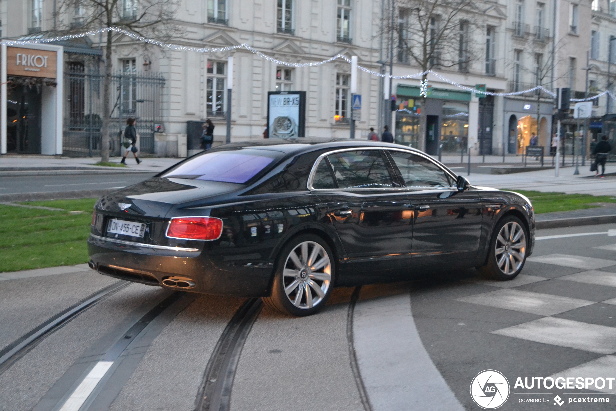 Bentley Flying Spur V8