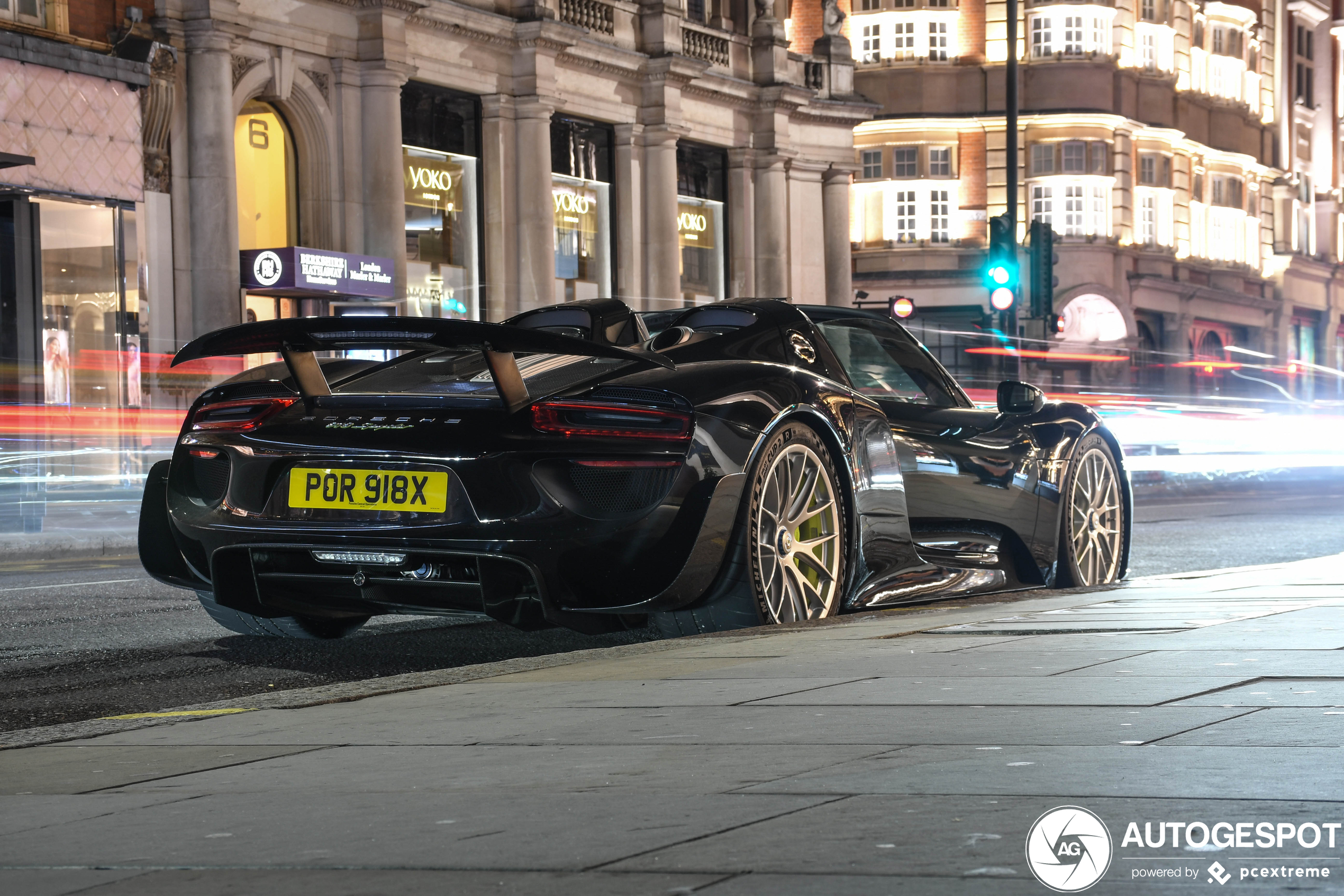 Porsche 918 Spyder Weissach Package