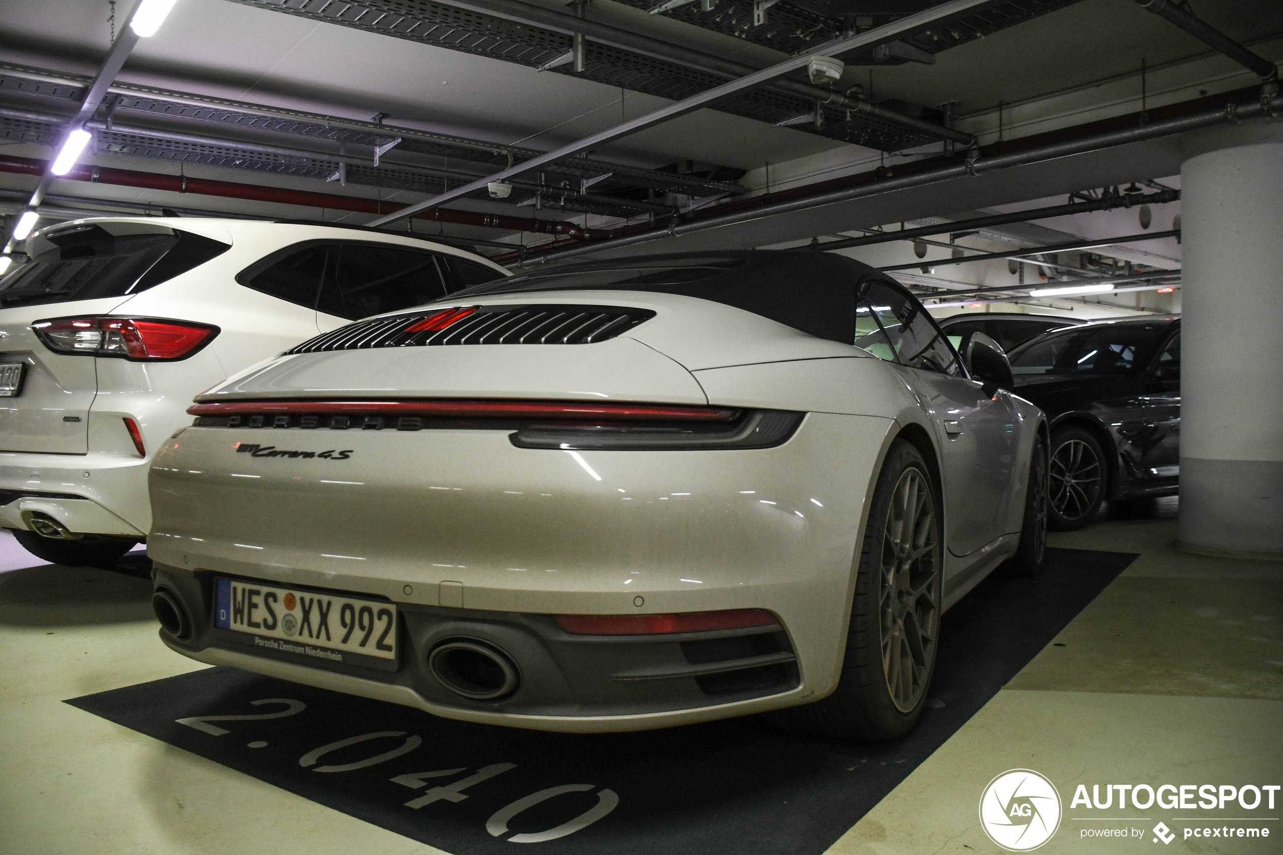 Porsche 992 Carrera 4S Cabriolet