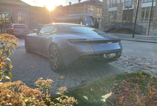 Aston Martin DB11 V8