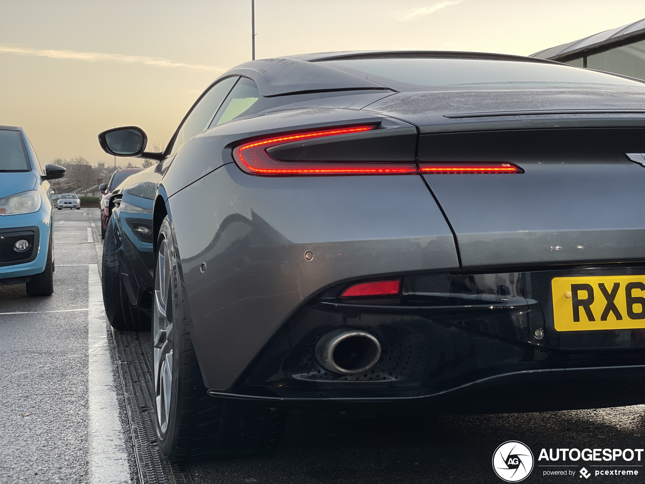 Aston Martin DB11