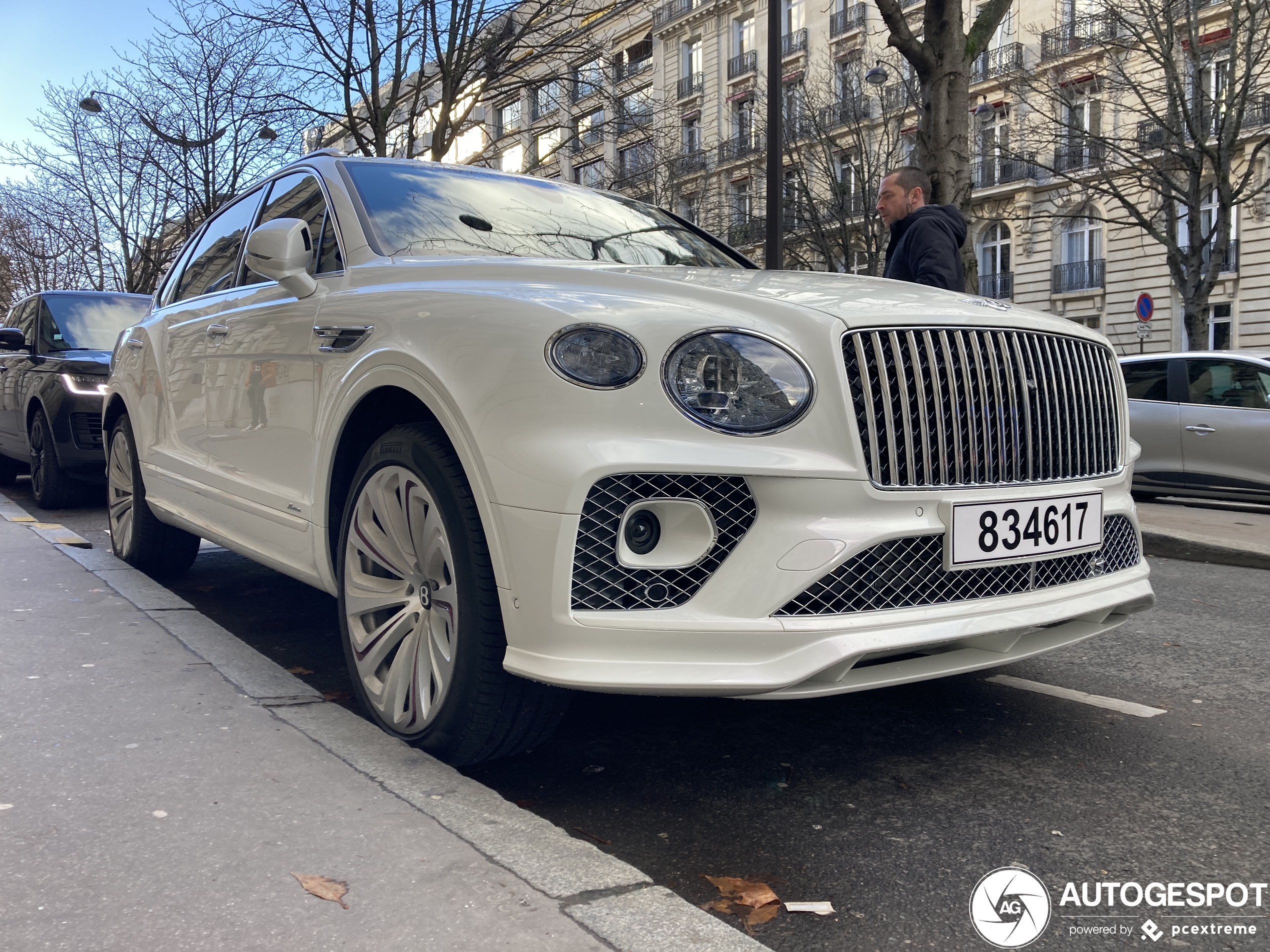 Exclusive Bentleys from Qatar turn up in Paris