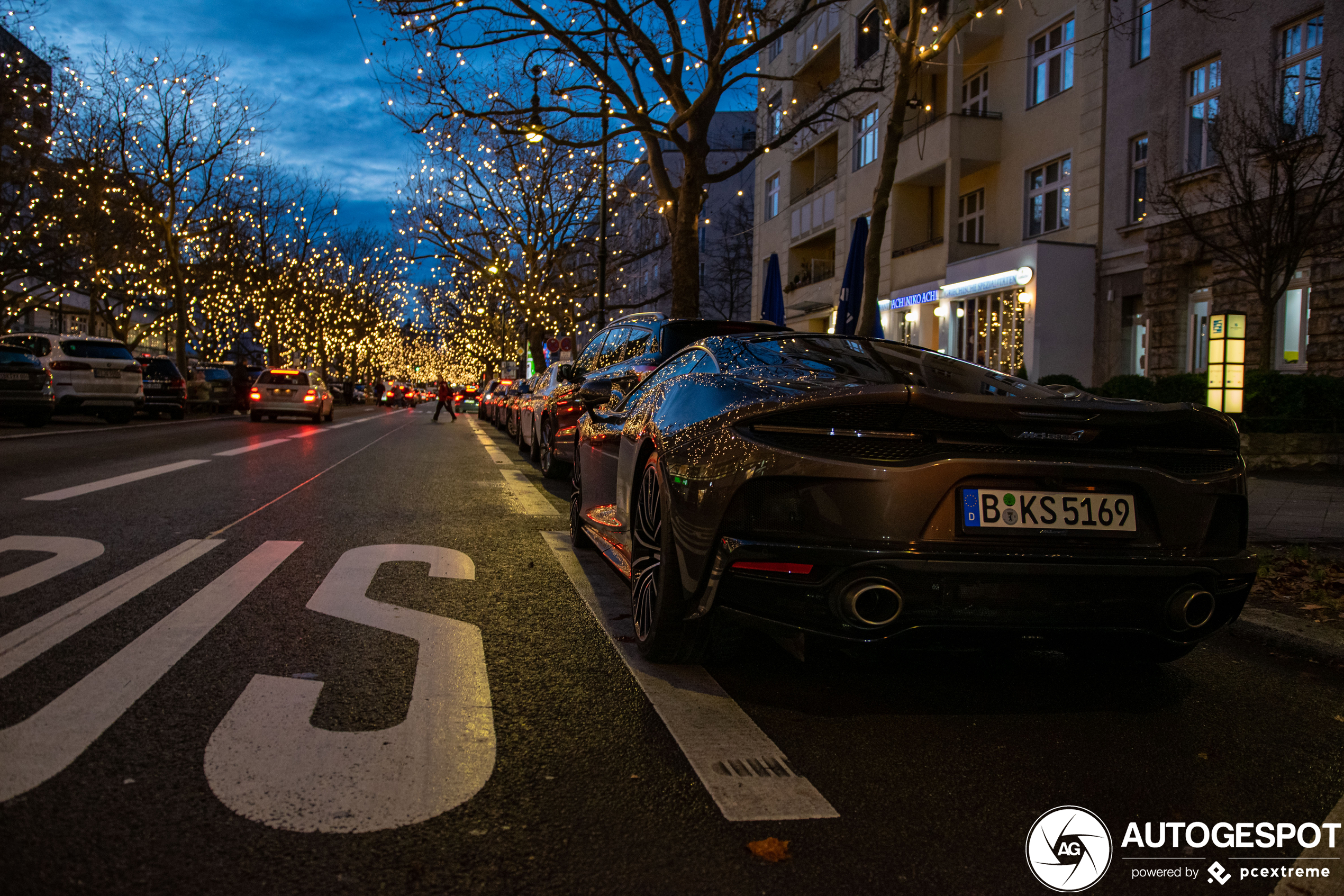 McLaren GT