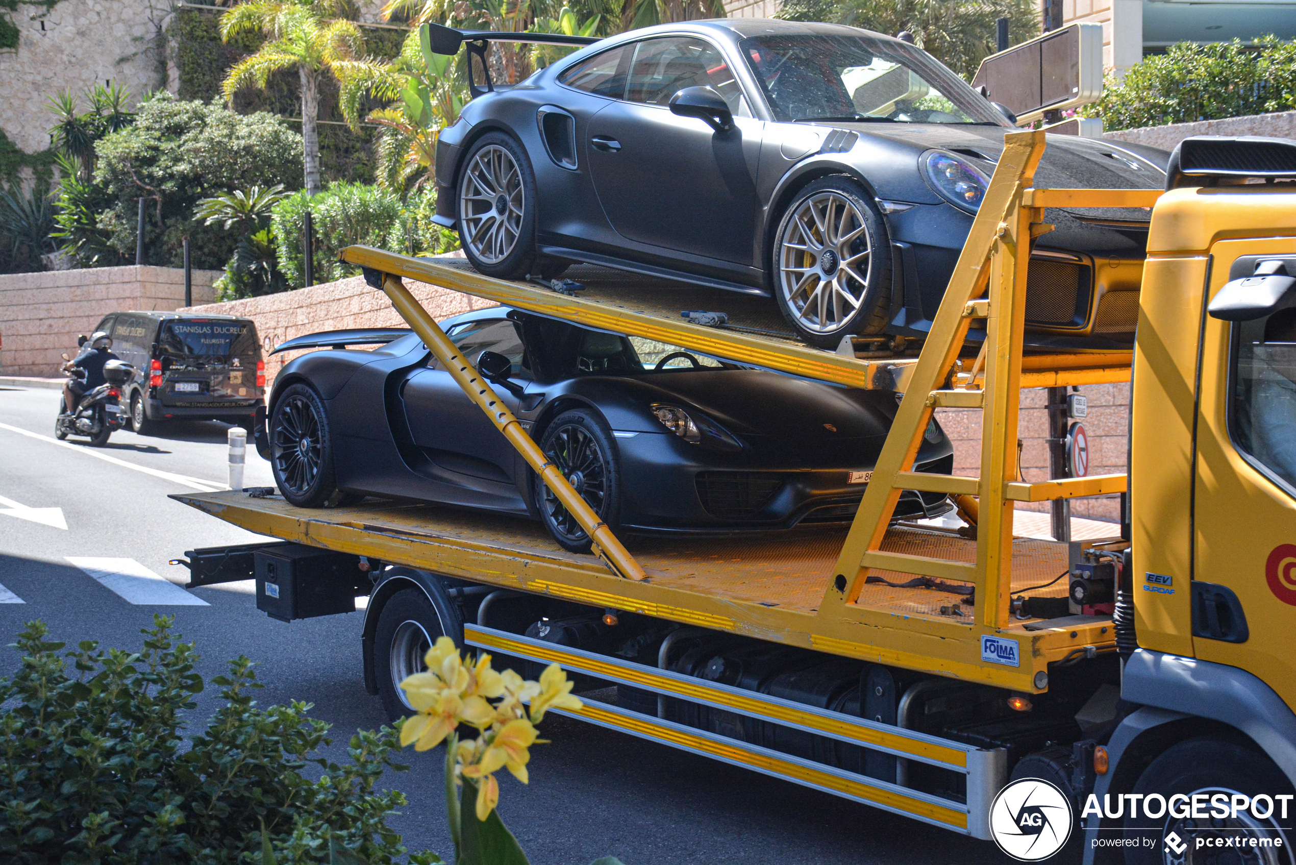 Porsche 918 Spyder Weissach Package