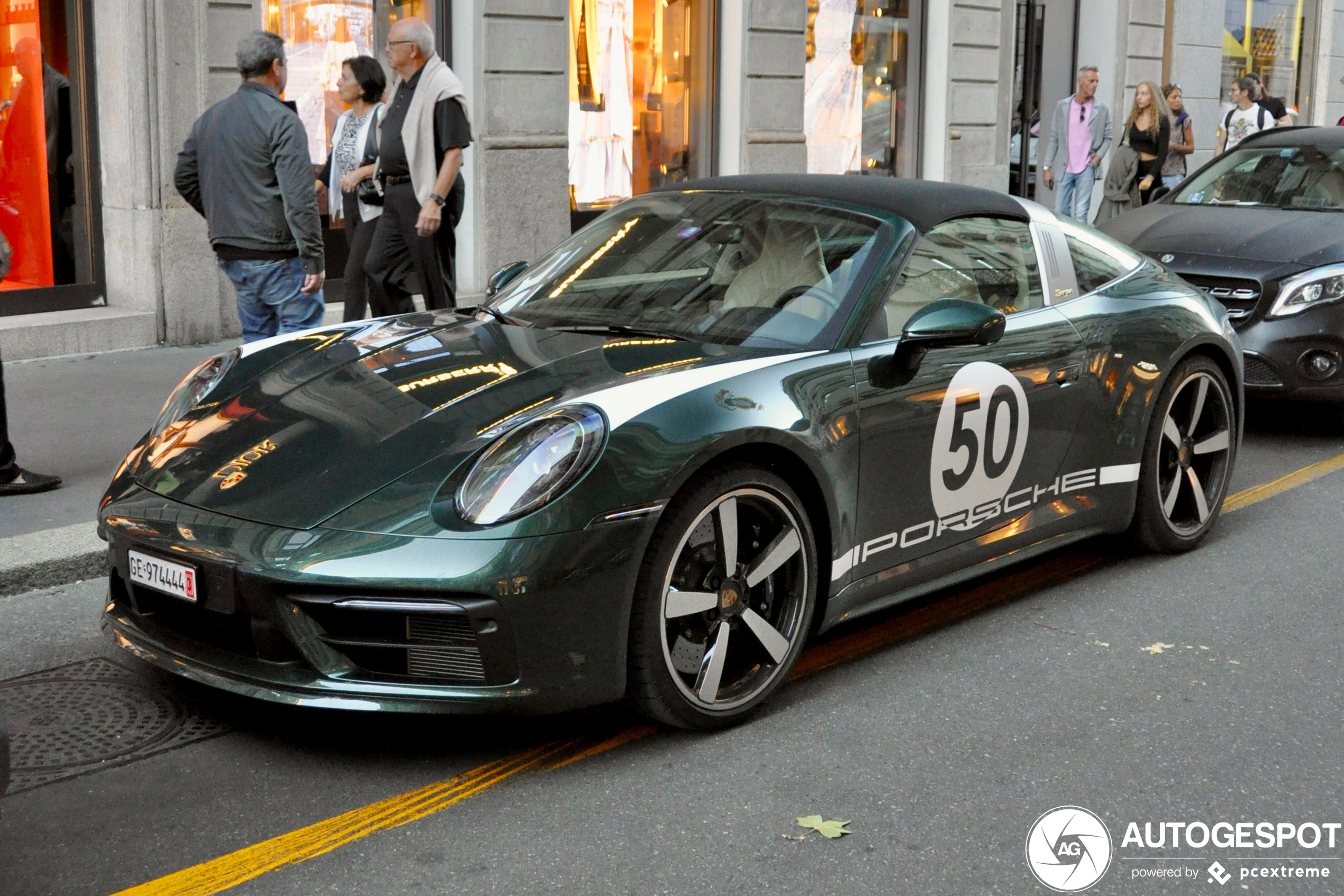 Porsche 992 Targa 4S Heritage Design Edition