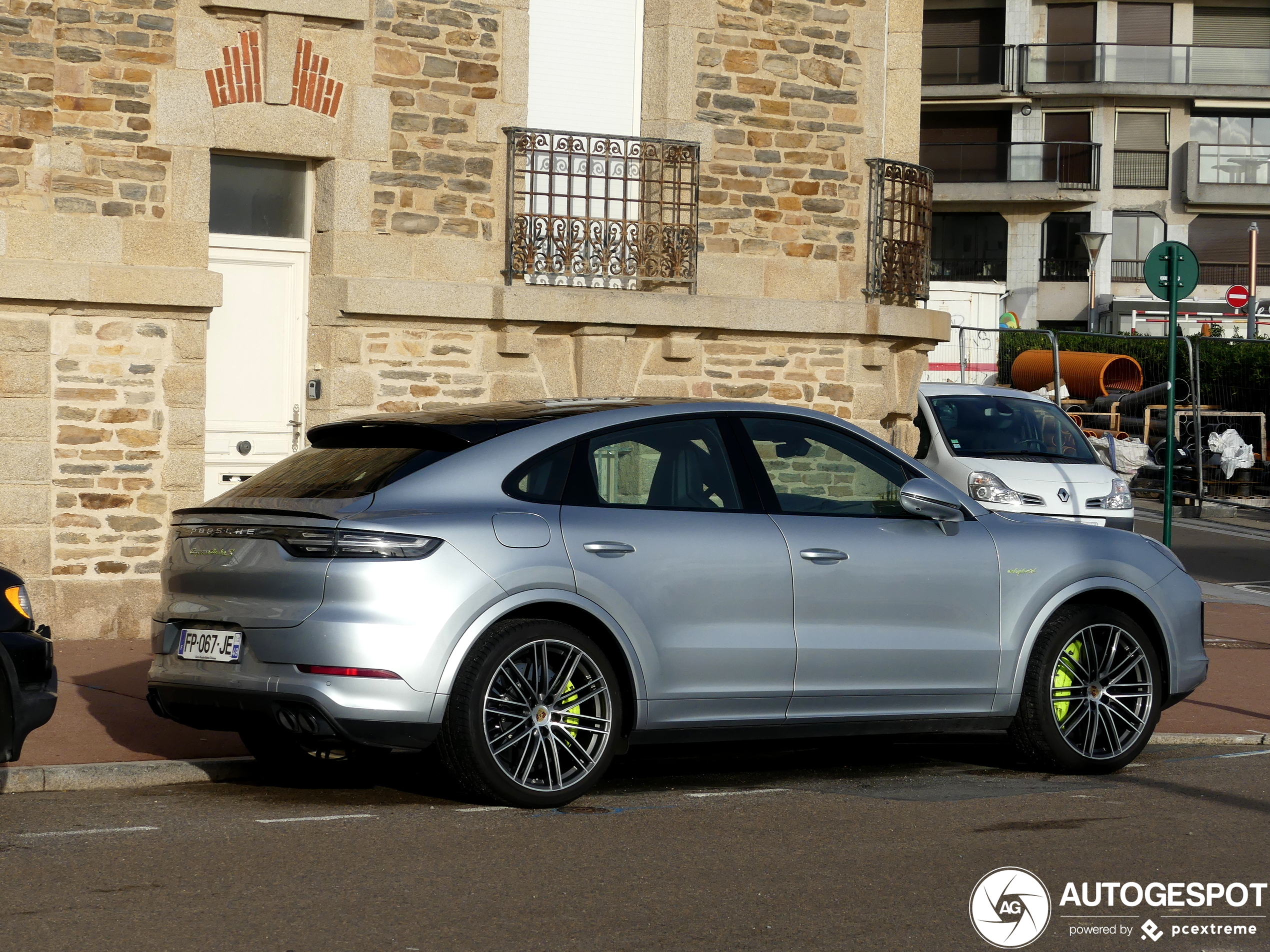 New 2023 Porsche Cayenne Turbo S E-Hybrid Sport Utility in