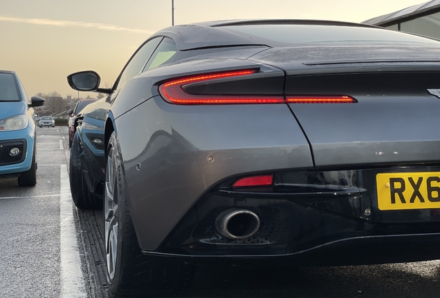 Aston Martin DB11