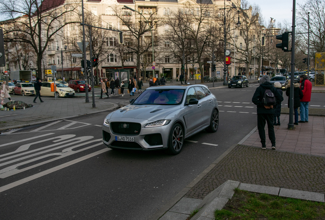 Jaguar F-PACE SVR