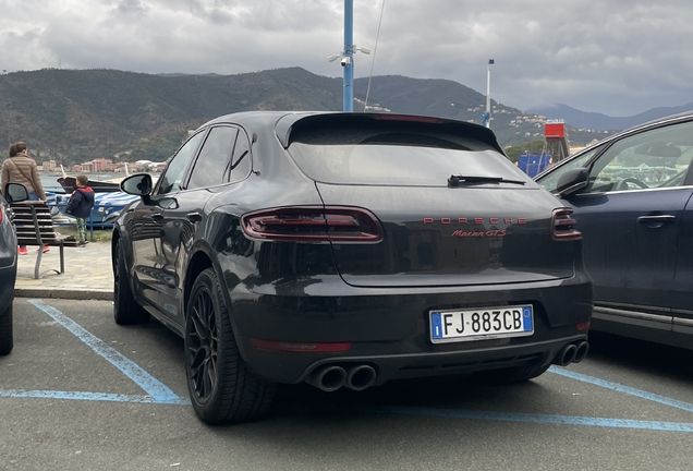 Porsche 95B Macan GTS