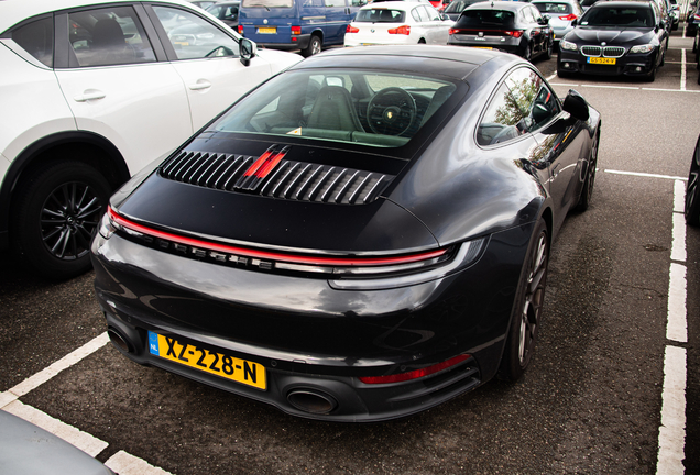 Porsche 992 Carrera 4S