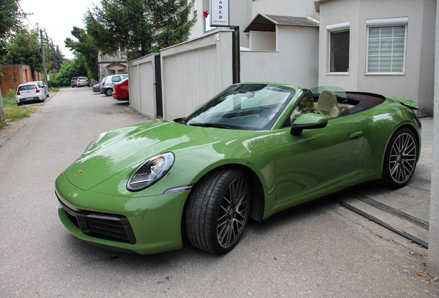 Porsche 992 Carrera 4S Cabriolet