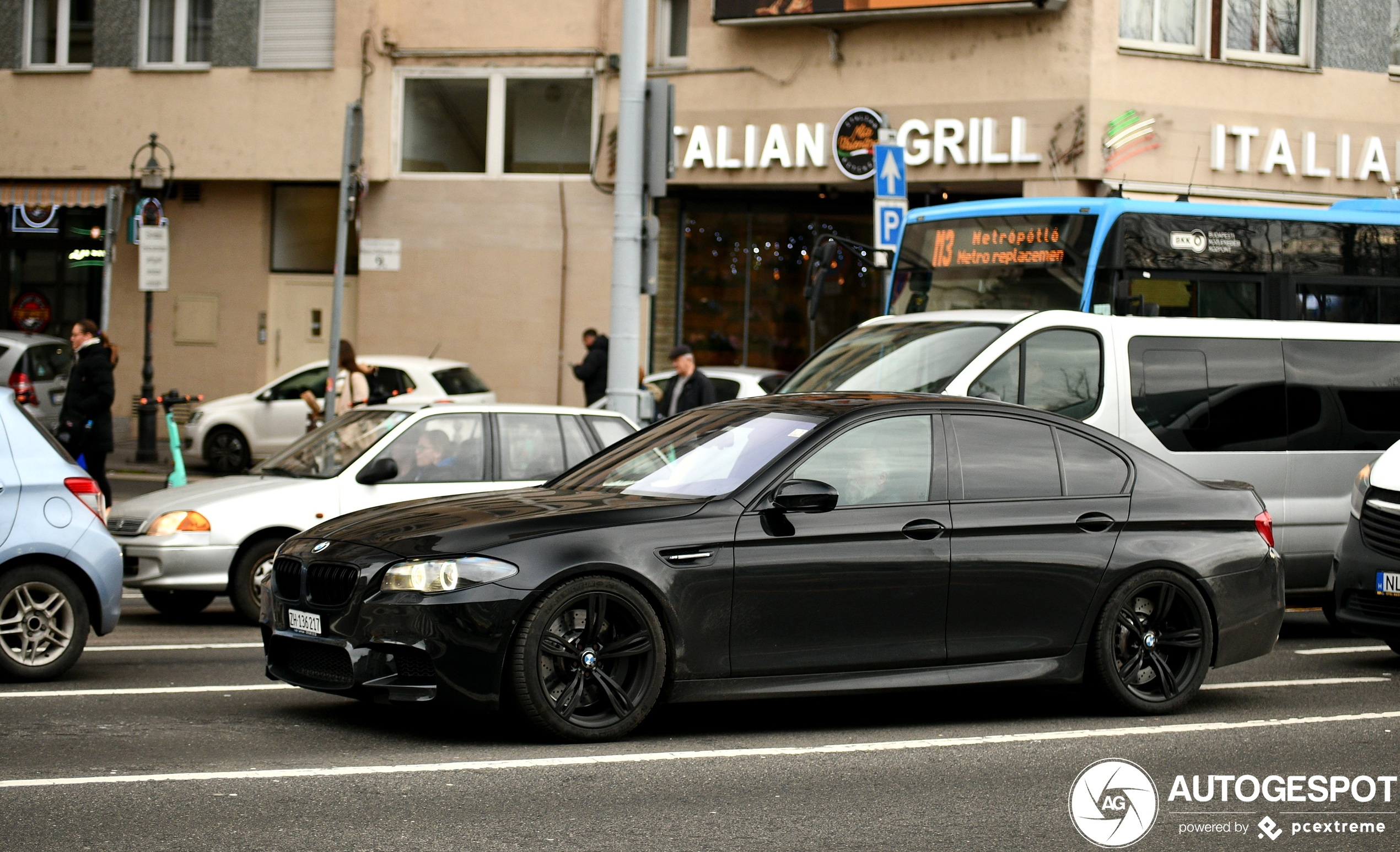 BMW M5 F10 2011