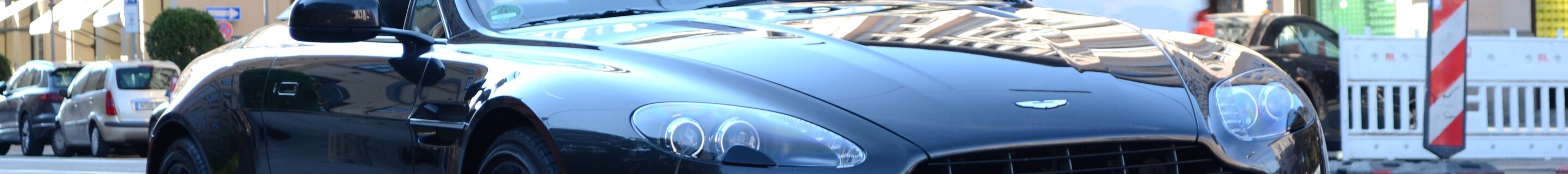 Aston Martin V8 Vantage Roadster