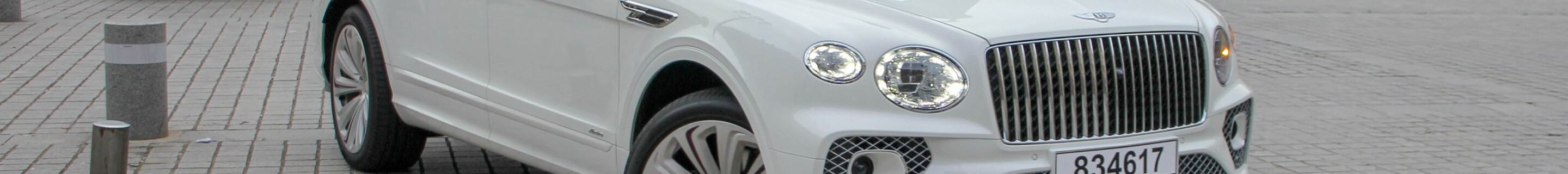 Bentley Bentayga Azure EWB Qatar Edition