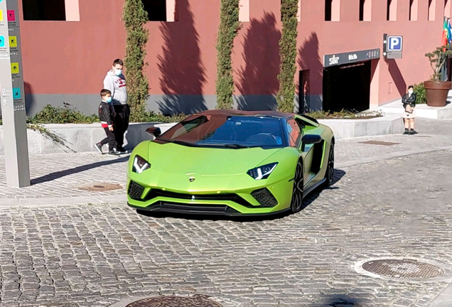 Lamborghini Aventador S LP740-4 Roadster