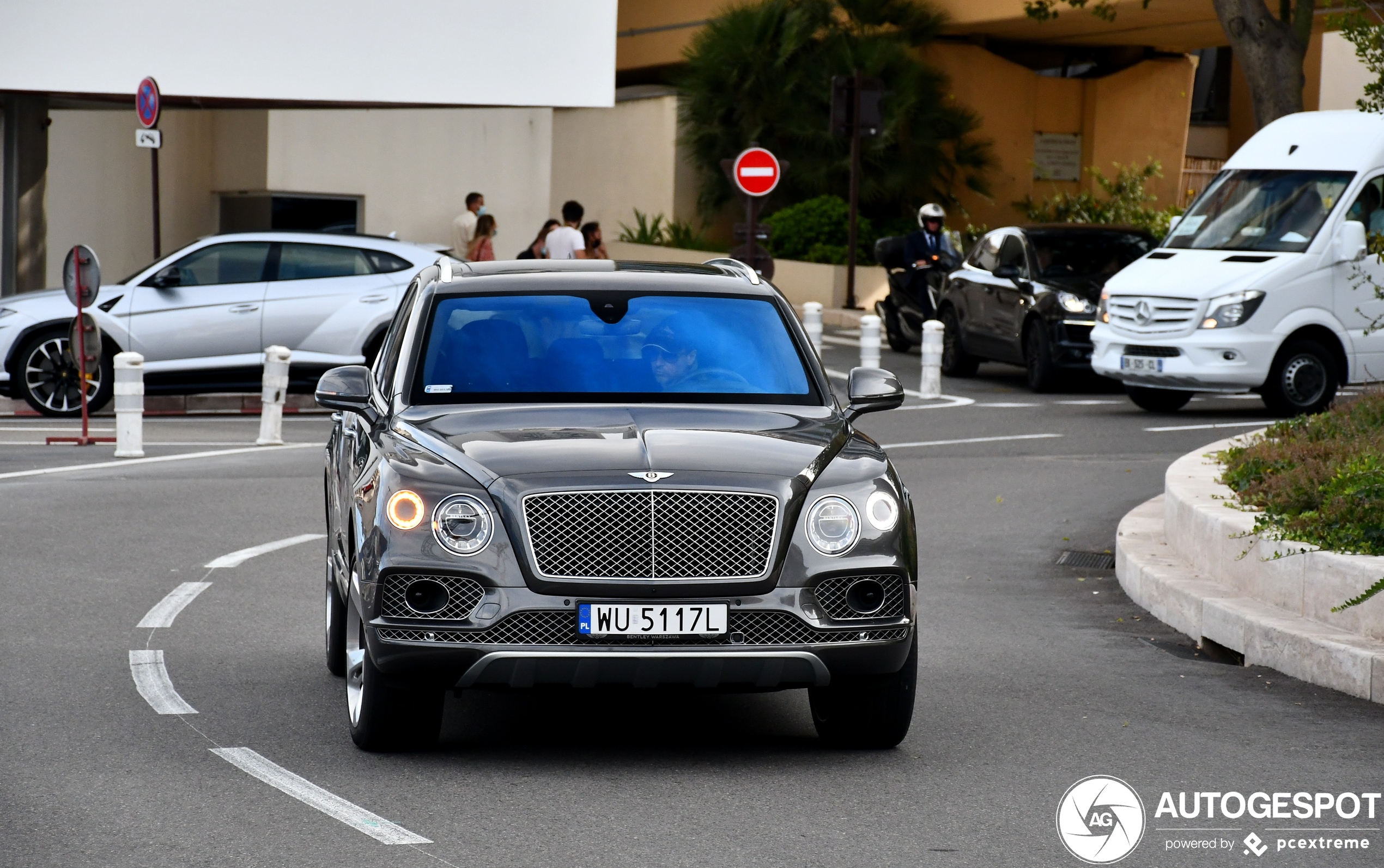 Bentley Bentayga V8